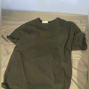 Essential shirt,size small, color black
